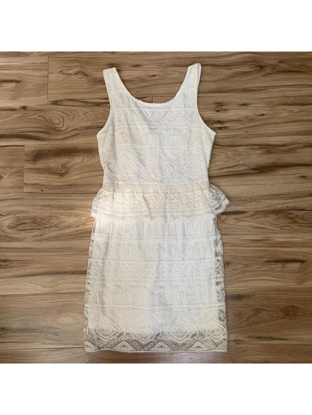 NWT American Eagle Outfitters White Lace Peplum Dress Zip Front Size 6